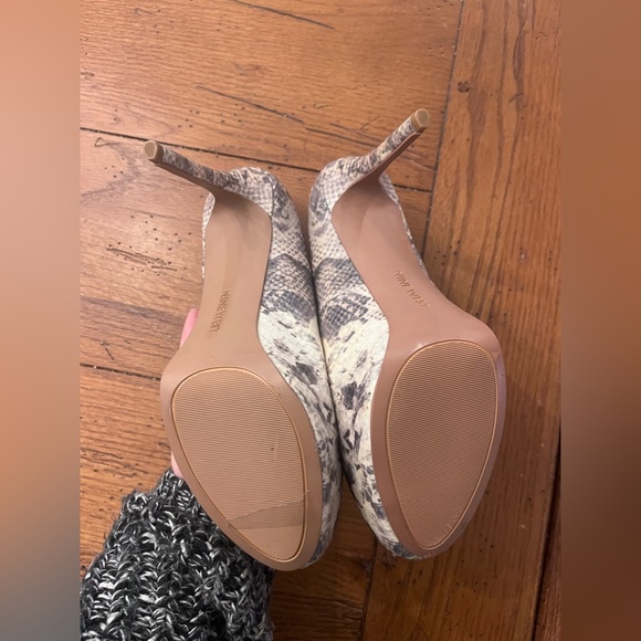 Nine West never worn snake skin heels - Picture 5 of 6